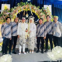 Pertemuan antara Andika dan Ayu rupanya berlangsung saat vokalis Kangen Band itu sedang berkampanye. Setelah saling mengenal dan jatuh cinta keduanya pun memutuskan untuk menikah. Foto: Instagram/Izzy Afarizi