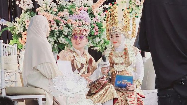 Andika sendiri terakhir sebelum menikah dengan Ayu telah terlebih dahulu menikah dengan Caca pada tahun 2013. Lalu pada tahun 2018 Andika dan Caca memutuskan untuk bercerai. Foto: Instagram/@babang_andikamahesa