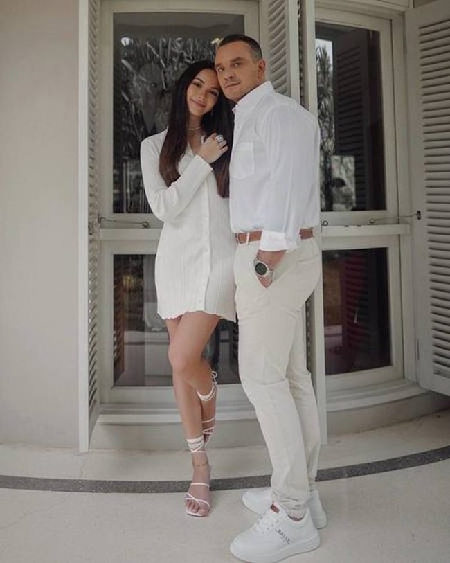 Alyssa Daguise memiliki ayah berparas tampan bernama Richard Daguise asal Prancis. Ayah mantan pacar Al Ghazali ini telah lama tinggal di Jakarta. Sang ayah juga merupakan CEO Mesa Hotels & Resorts. Foto: Instagram