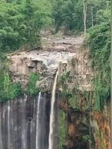 banjir lahar dingin air terjun tumpak sewu