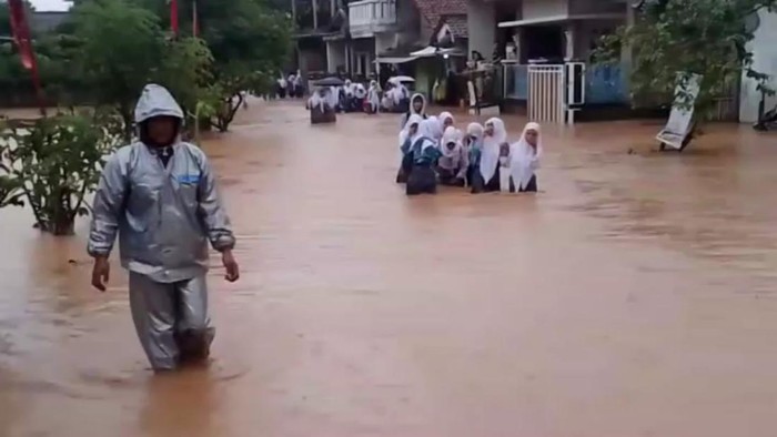 Banjir terjang Kawasan Legok Muncang, Paseh, Kabupaten Bandung
