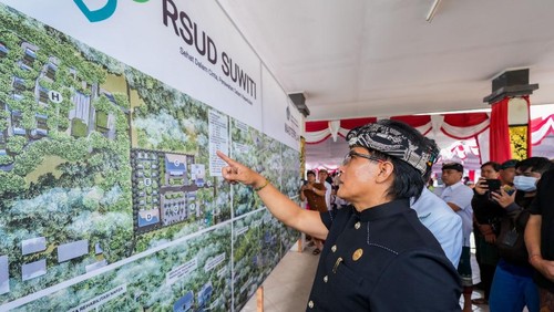 Bupati Giri Prasta saat meresmikan RSUD Suwiti di Desa Pelaga, Petang, Kamis (1/2/2024). (Pemkab Badung)