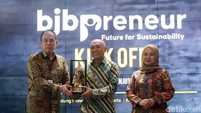 Bank bjb terus berkomitmen dan konsisten mendorong pelaku Usaha Mikro, Kecil, dan Menengah (UMKM) untuk terus berkembang dan mampu mengakselerasi pertumbuhan ekonomi nasional hingga pasar internasional.
