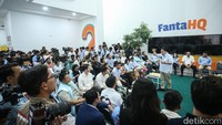 Ini momen saat Erick Thohir menyambangi markas TKN Fanta di Jakarta, Kamis (1/2/2024).