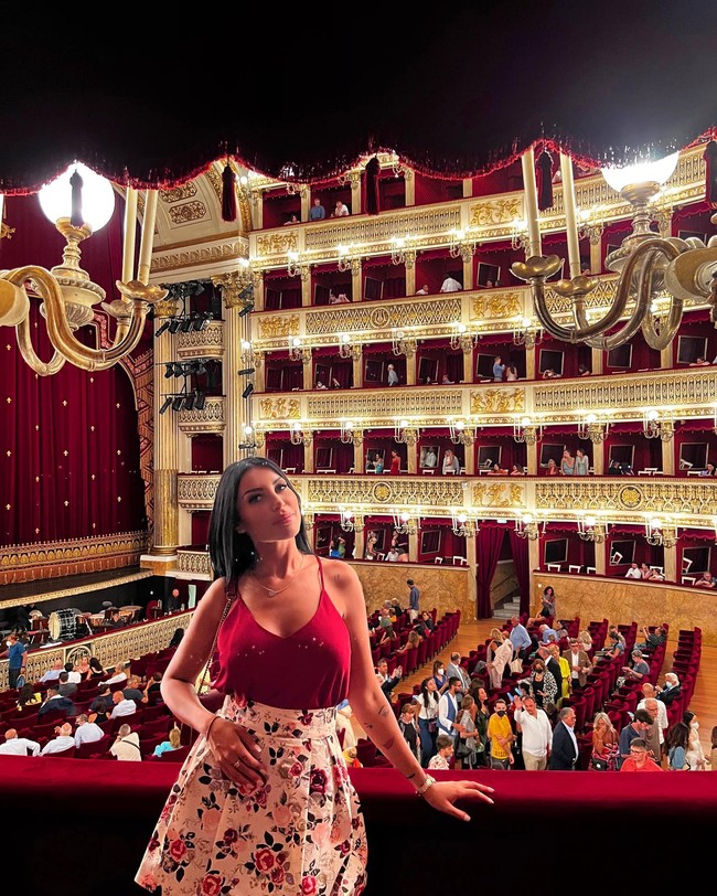 Kasus yang disebut media lokal sebagai Sedotan yang menyimpan seribu rahasia itu cukup menggemparkan publik. Tak lama setelah mendapatkan DNA, dilakukan tes yang membuktikan bahwa Flavia dan Elettra memang punya hubungan darah. Para ahli di University of Ferrara mengkonfirmasi bahwa mereka bersaudara. Foto: Instagram Flavia Borzone