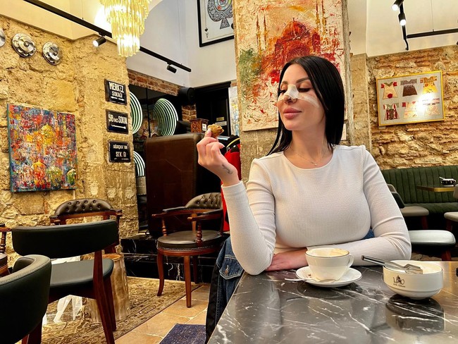 Putriku tidak ingin uang dia hanya ingin kebenaran. Jika ini semua karena uang, aku akan melakukan semua ini ketika Flavia berusia dua tahun, kata Rosalba Colosimo. Foto: Instagram Flavia Borzone