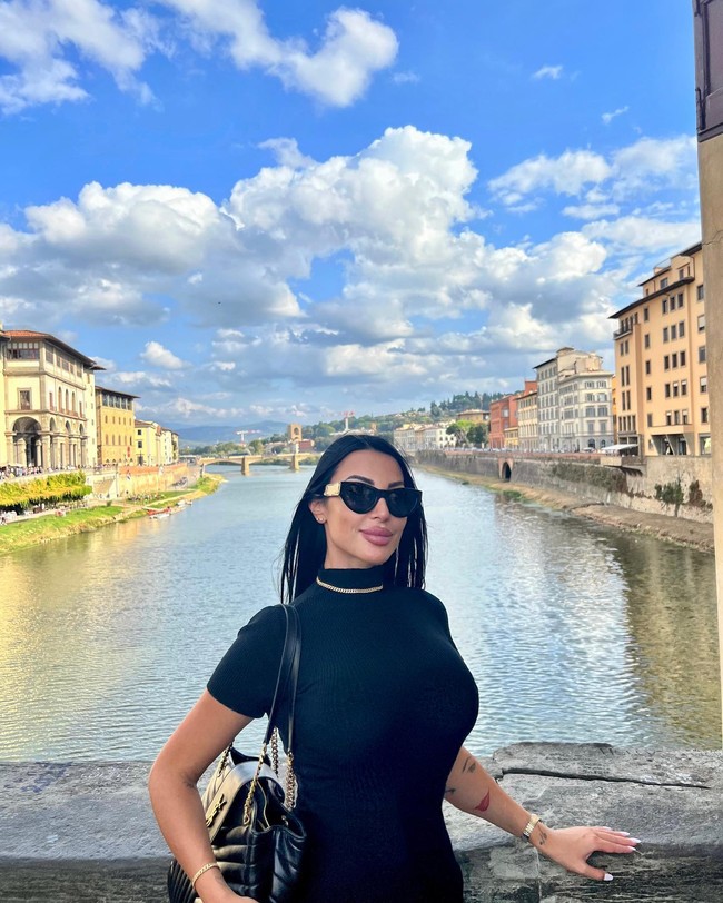 Ingin membuktikan bahwa dirinya memang anak Lamborghini, Flavia akhirnya memutuskan untuk mencari bukti dan konfirmasi. Aku tidak ingin menyinggung siapapun. Tapi aku ingin tahu aku anak siapa, katanya di pengadilan dilansir Telegraph. Foto: Instagram