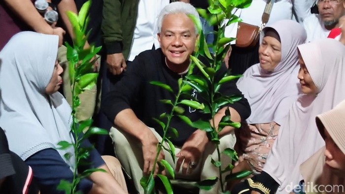 Capres nomor urut 3, Ganjar Pranowo berkunjung ke Desa Karangduwur, Kecamatan Kemiri, Kabupaten Purworejo, Kamis (1/2/2024) petang.