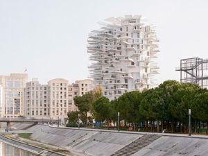 Beda dari yang Lain, Gedung Ini Bentuknya Mirip Pohon