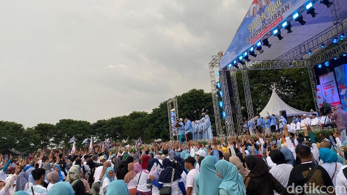 gus muhdlor di ponpes bumi sholawat
