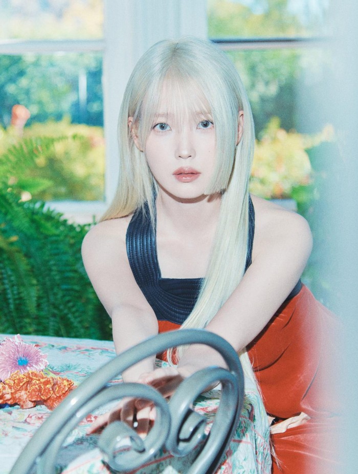 IU Foto IU untuk album mini (EP) The Winning.