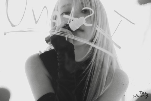 Foto IU untuk album mini (EP) The Winning.