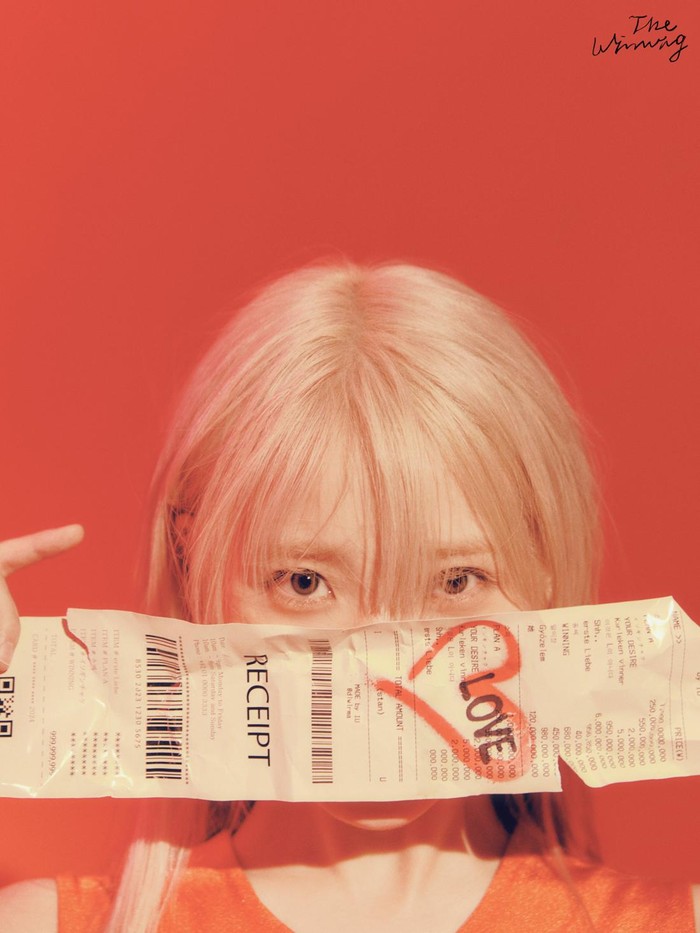 IU Foto IU untuk album mini (EP) The Winning.