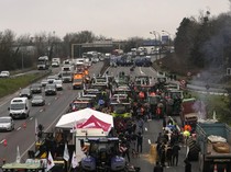 Potret Aksi Protes Petani di Eropa, Blokir Ratusan Jalan dengan Traktor