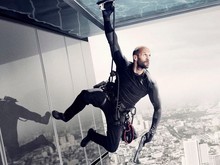 Deretan Aksi Pinggir Jurang Jason Statham, Sengit sama Iko Uwais