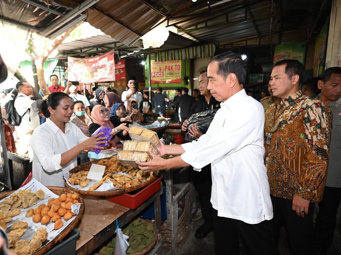 Jokowi di Pasar Wonogiri