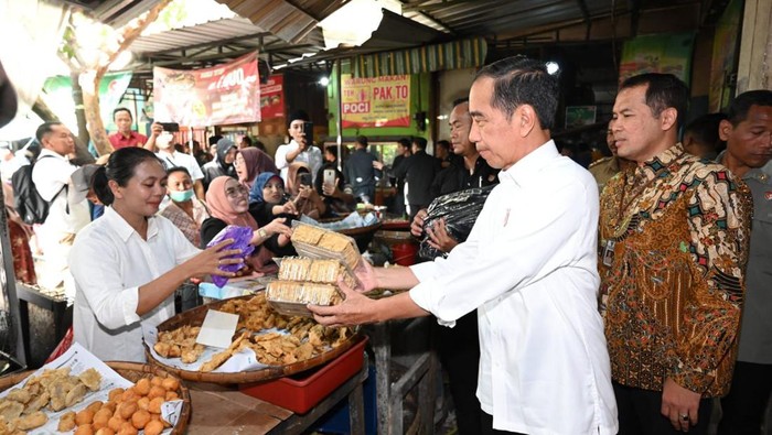 Jokowi di Pasar Wonogiri