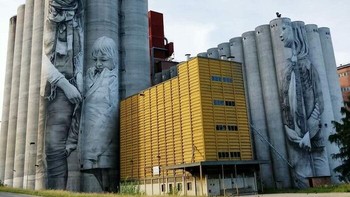 Grafiti Besar Di Pabrik Ini Di Hämeenlinna Finlandia Foto: Reddit via Boredpanda