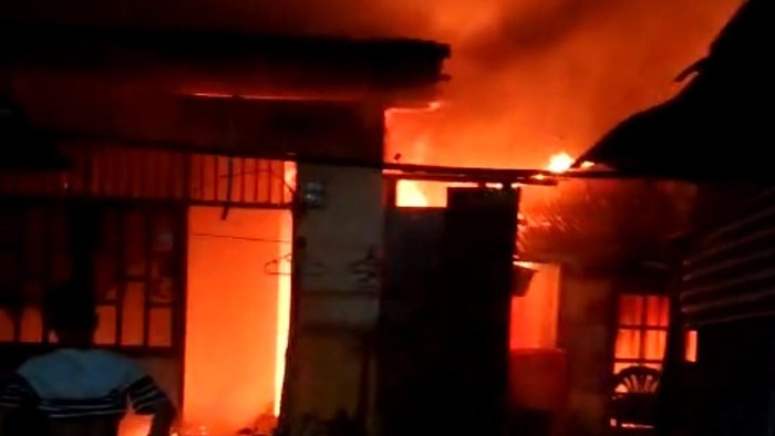 Kebakaran rumah kontrakan di Sorong, Papua Barat Daya.