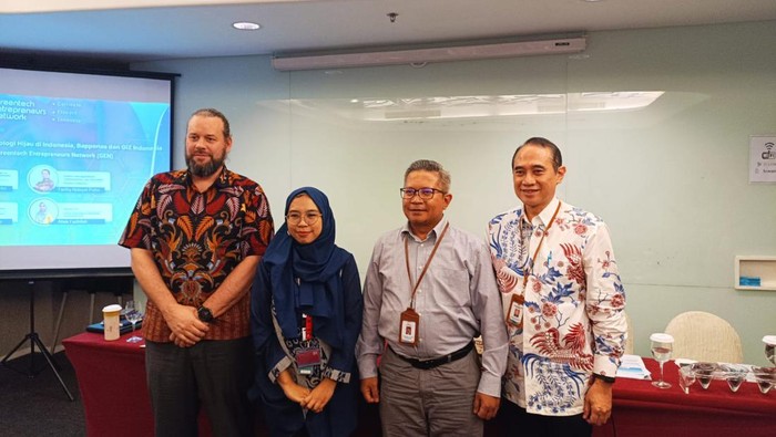 Kementerian PPPN/Bappenas dan pemerintah Jerman melalui Deutsche Gesellschaft für Internationale Zusammenarbeit (GIZ).berkolaborasi mempercepat laju pertumbuhan sektor teknologi hijau di Indonesia.