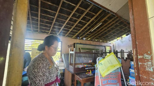 Kondisi kerusakan ruang kelas di SDN Desa Satra, Kecamatan Klungkung, Klungkung, Kamis (1/2/2024).