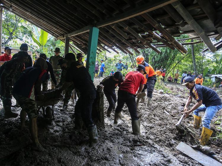 Longsor Timbun Dua Rumah di Gunungkidul