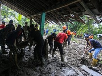 Longsor Timbun Dua Rumah di Gunungkidul