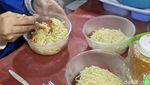 Cuma Rp 10.000, Mie Jebew di Sini Selalu Diantre