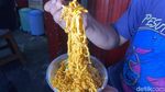 Cuma Rp 10.000, Mie Jebew di Sini Selalu Diantre