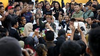 Mahfud menjelaskan alasan pengunduran dirinya sebagai Menko Polhukam. Dia mengatakan langkah itu harus diambil agar pekerjaan Menko Polhukam tidak terganggu dengan kegiatan kampanyenya.
