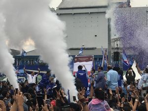 Momen Prabowo-AHY Simulasi Coblos Kertas Suara saat Kampanye di Malang