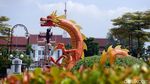 Wow! Ada Naga Raksasa di Halaman Balai Kota Surabaya