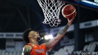 Pelita Jaya mengakhiri pertandingan melawan Pasific Caesar dengan kemenangan mutlak 107-89. Skor tiga digit itu kali pertama mereka raih dalam lima laga yang sudah mereka jalani awal musim IBL 2024.