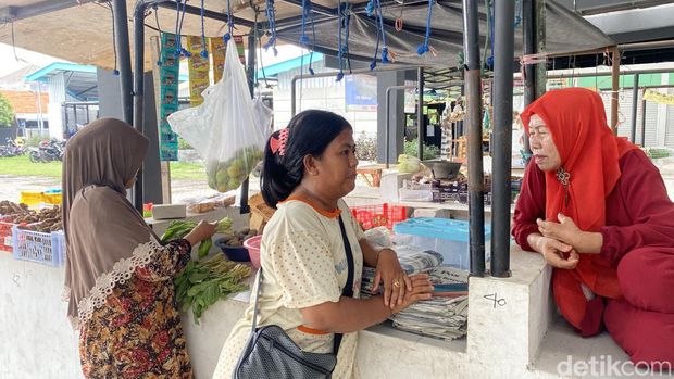 Penampakan Fresh Market Kutisari yang sepi