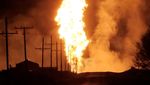 Penampakan Kobaran Api Akibat Ledakan Pipa Gas di Oklahoma