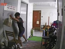 Kacau! Seorang Pria Terekam CCTV Mencuri Makanan Tetangganya