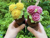 Persis Bunga Asli! Ini Buket Bunga Es Krim yang Manis Dingin