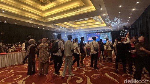 Peserta #DemiIndonesia Cerdas Memilih Denpasar mulai memasuki venue.