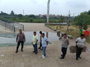 Polsek Cilandak dan KPPS Cek Lokasi TPS di Waduk Lebak Bulus