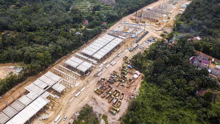 Progres Pembangunan Tol Baleno Foto udara pembangunan jalan tol Bayung Lencir - Tempino (Baleno) Seksi 3 di Muaro Sebapo, Muaro Jambi, Jambi, Kamis (1/2/2024). Kementerian Pekerjaan Umum dan Perumahan Rakyat (PUPR) menyebutkan pembangunan jalan penghubung Jambi dengan Sumatera Selatan itu telah mencapai 47 persen dan ditargetkan rampung pada Juli 2024.