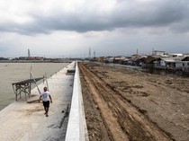 Pemprov Jateng Anggarkan Rp 10 M Bangun Tanggul Laut Semarang-Demak
