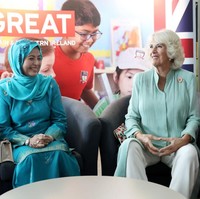 Ratu Malaysia ini sudah menerbitkan beberapa buku anak, salah satunya berjudul Puteri Gunung Ledang. Dia juga kerap menulis kolom di koran Malaysia, The Stars dan News Straits Times. Foto: Getty Images