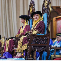 Raja Zarith Sofiah melanjutkan pendidikan sarjananya di Universitas Oxford. Dia meraih gelar sarjana dari program studi China pada 1983 dan mendapatkan gelar master pada 1986. Foto: Getty Images