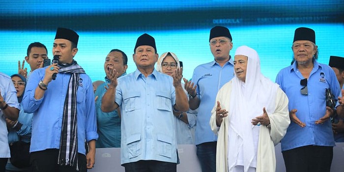 Relawan Nderek Guru (Ndaru) menggelar kegiatan Ndaru BerSholawat Bersama Ribuan Santri di Serang Banten.
