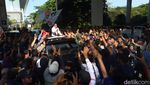 Ribuan Orang Sambut Abah Anies di Bandara Kualanamu Sumut