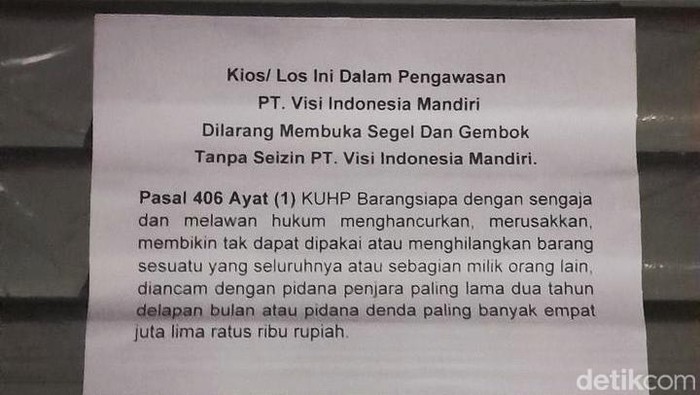 Salah satu kios di Pasar Proklamasi milik pedagang disegel pihak PT VIM
