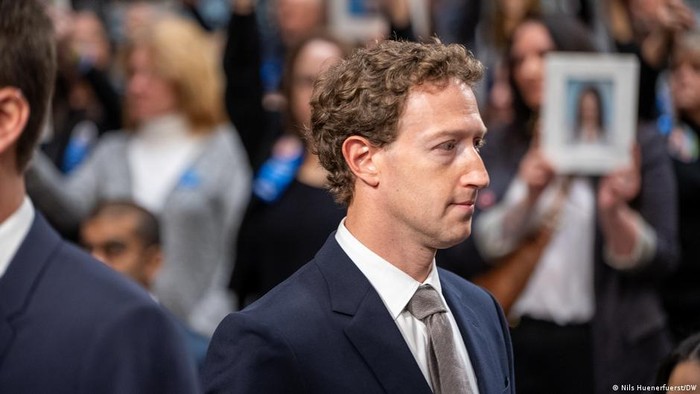 Senator AS ke Mark Zuckerberg: Facebook Membunuh Orang