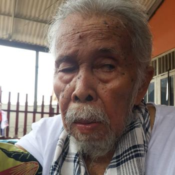 Seniman senior Amrus Natalsya