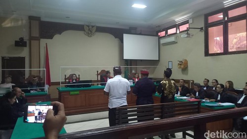 Sidang lanjutan kasus penodaan Hari Raya Nyepi di Desa Sumberkelampok, Kecamatan Gerokgak, Buleleng di PN Singaraja dengan agenda pemeriksaan saksi dari JPU, Kamis (1/2/2024) .