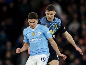 Alvarez Cetak Dua Gol, Man City Kalahkan Burnley 3-1